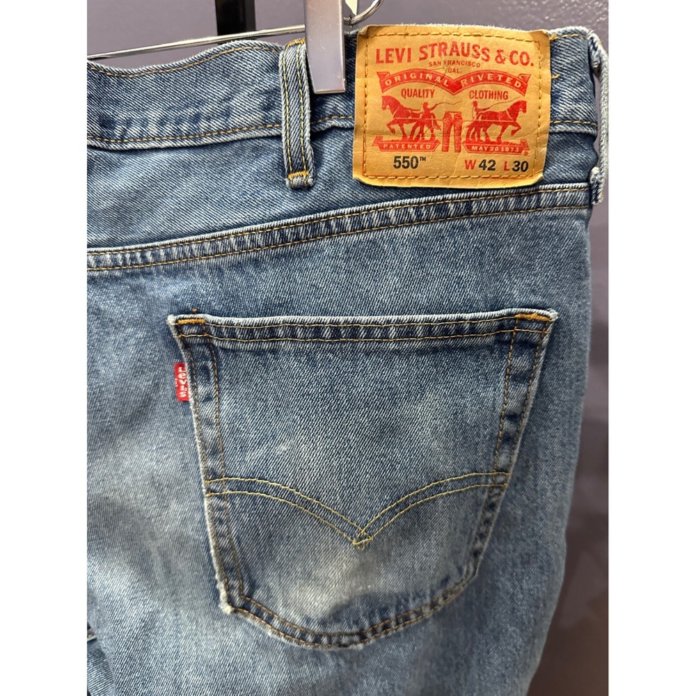 Levi Strauss 550 Mens 42x30 Blue Denim Relaxed Fit Jeans Zipper Fly Casual Pants